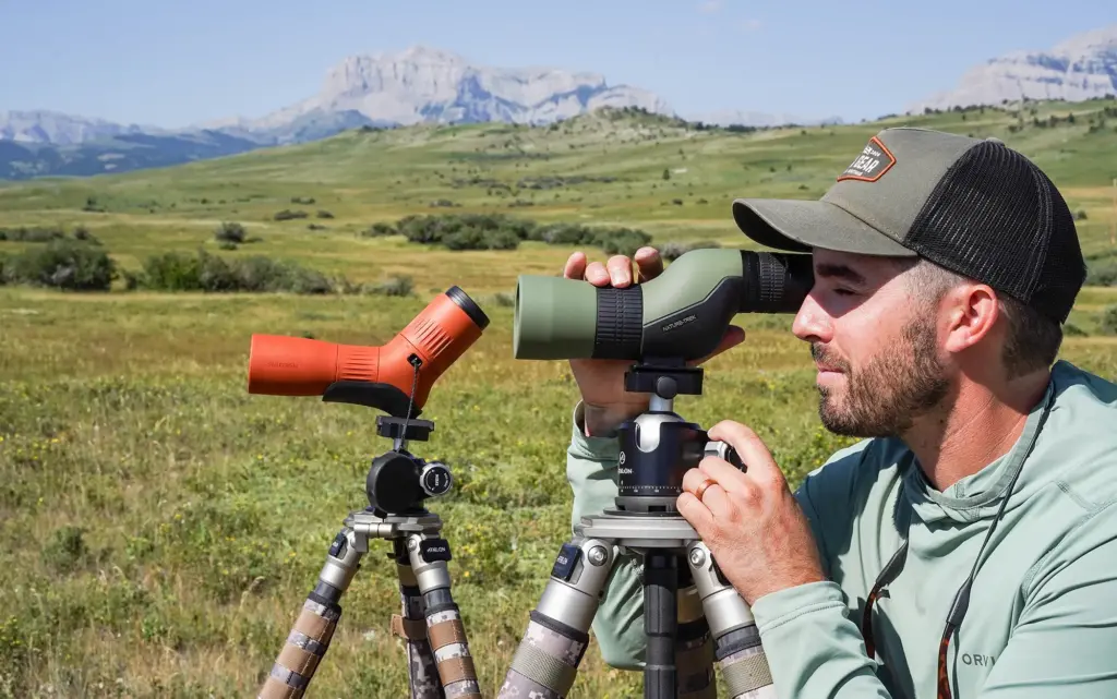 دوربین تک چشمی دارای زوم (Spotting Scope)